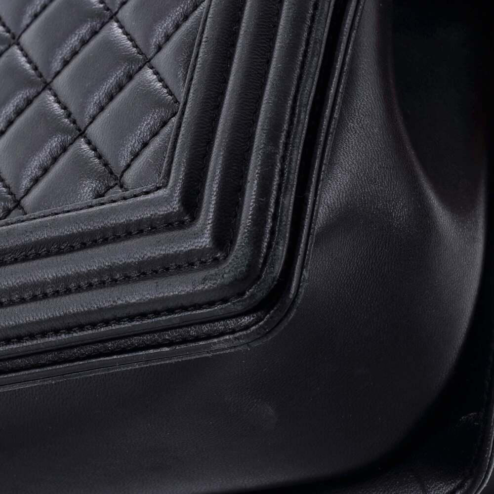 Chanel Boy Flap Bag Quilted Lambskin #242417C41B - Picture 7 of 8